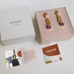 Boutiques de musées Boucles d'oreilles dorées collage lila - Joidart Online