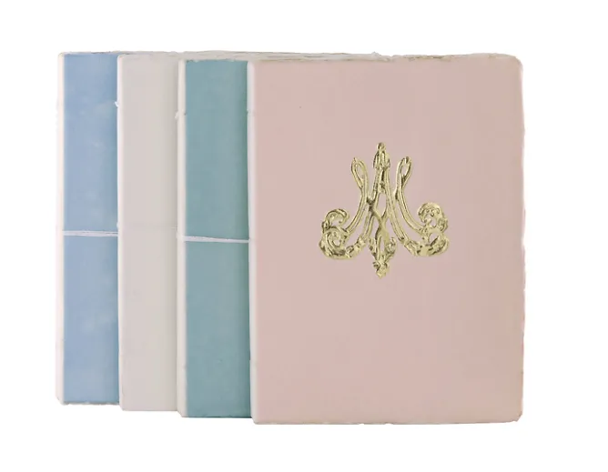 Boutiques de musées Cahier papier bouilli en cuve - Monogramme de Marie-Antoinette - Céladon Hot