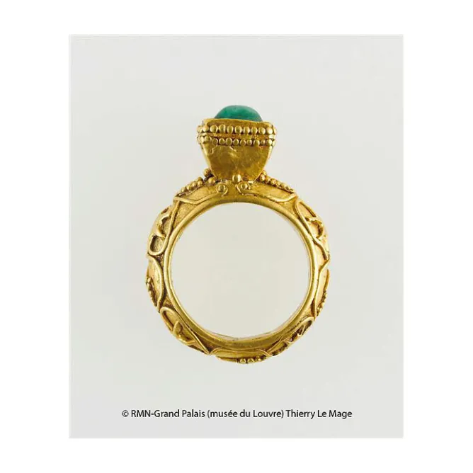 Boutiques de musées Collier avec pendentif mérovingien Discount