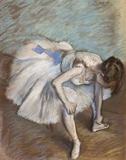 Boutiques de musées Danseuse assise : penchée en avant, elle se masse le pied gauche (détail) (affiches d'art) Clearance