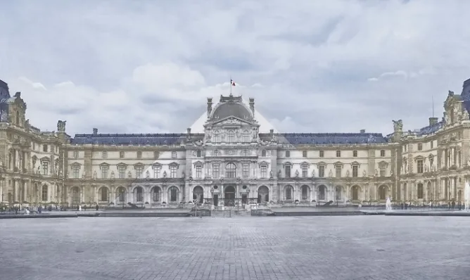 Boutiques de musées Estampe Le Louvre revu par JR, 20 juin 2016 © Pyramide, architecte I.M. Pei, musée du Louvre, Paris, France Sale