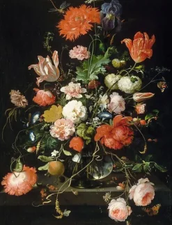 Boutiques de musées Fleurs dans une carafe de cristal placé sur un piédestal en pierre avec une libellule (panneaux aluminium) New