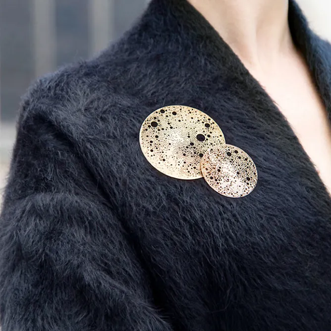 Boutiques de musées Grande broche magnétique Lunar - Métal or rosé Sale
