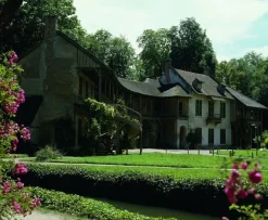 Boutiques de musées Vue extérieure du petit Trianon : la maison de la Reine et le billard (panneaux aluminium) Best